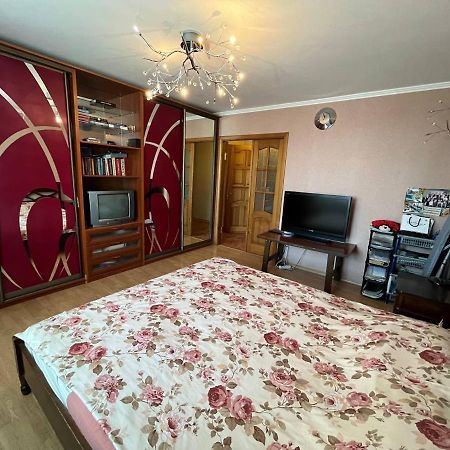 شقة Тимирязева 47А كرابيفنيتسكي المظهر الخارجي الصورة